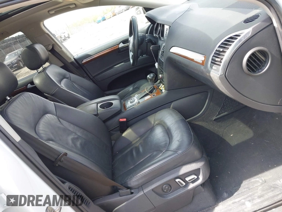 2015 Audi Q7 Premium Plus with VIN WA1LGAFE8FD017092, listed as a IAAI auction lot 42073593 with 105,593 mi miles and . Bid and sale history available at DreamBid. Image 5.