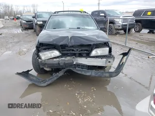 2000 Volvo V70 with VIN YV1LZ56D4Y2713729, listed as a IAAI auction lot 41689106 with 201,783 mi miles. Bid and sale history available at carsss.com. Image 6.
