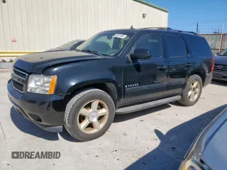 2008 Chevrolet Tahoe 2LT z VIN 1GNFC13028R252785, wystawiony jako Copart lot #56244945 z przebiegiem 283 328 mil mil oraz Czysty tytuł • Clean title. Historia ofert i sprzedaży dostępna na DreamBid. Obrazek 1.