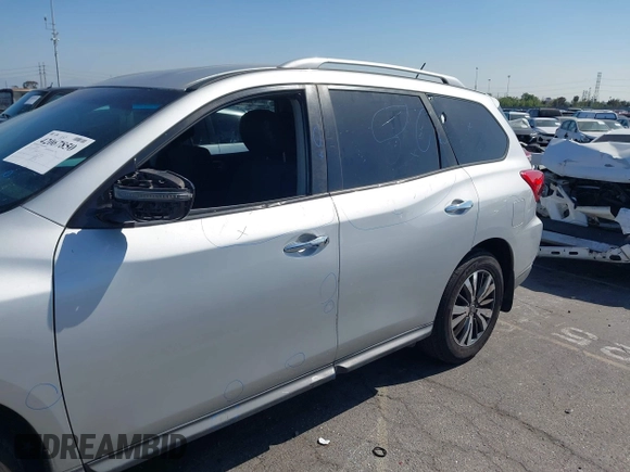 2017 Nissan Pathfinder SL z VIN 5N1DR2MNXHC669407, wystawiony jako IAAI lot #42067850 z przebiegiem 108 269 mil mil oraz . Historia ofert i sprzedaży dostępna na DreamBid. Obrazek 17.