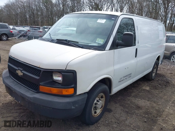 2007 Chevrolet Express Cargo Van with VIN 1GCGG25V571234701, listed as a IAAI auction lot 41684130 with 999,999 mi miles. Bid and sale history available at carsss.com. Image 2.