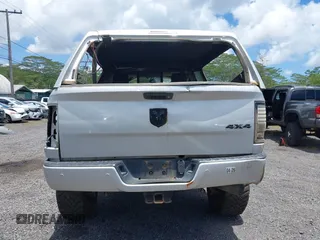 2018 Ram 2500 Laramie with VIN 3C6UR5FL3JG301310, listed as a IAAI auction lot 42239570 with 189,853 mi miles and . Bid and sale history available at DreamBid. Image 16.