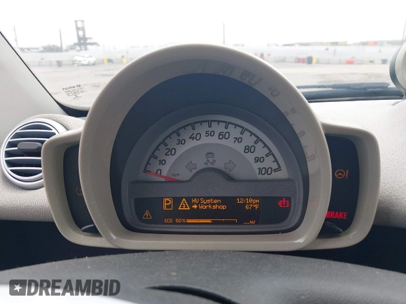 2015 Smart fortwo Passion with VIN WMEEJ9AA4FK831076, listed as a IAAI auction lot 42424797 with Not provided miles and . Bid and sale history available at DreamBid. Image 13.