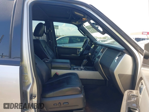 2013 Ford Expedition Limited z VIN 1FMJU1K55DEF45140, wystawiony jako IAAI lot #40653896 z przebiegiem 178 027 mil mil oraz . Historia ofert i sprzedaży dostępna na DreamBid. Obrazek 5.