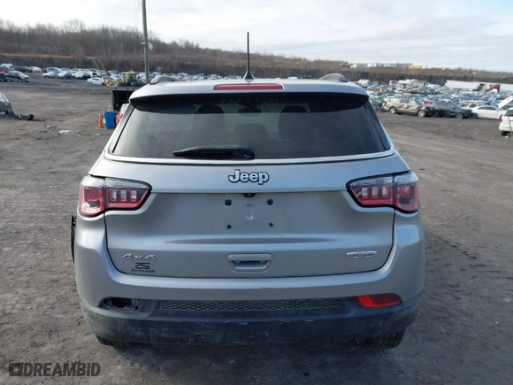 2019 Jeep Compass Latitude with VIN 3C4NJDBB8KT596800, listed as a IAAI auction lot 41600790 with 78,708 mi miles. Bid and sale history available at carsss.com. Image 16.