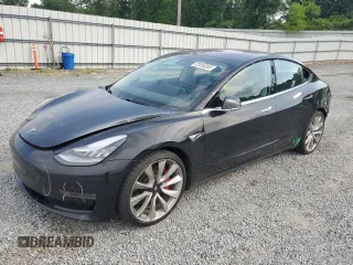 2018 Tesla Model 3 Long Range Battery z VIN 5YJ3E1EB0JF082586, wystawiony jako Copart lot #52855355 z przebiegiem 59 192 mil mil oraz Szkody całkowita. Historia ofert i sprzedaży dostępna na DreamBid. Obrazek 1.