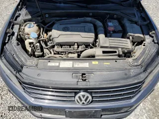 2017 Volkswagen Passat S z VIN 1VWAT7A34HC016349, wystawiony jako Copart lot #56190825 z przebiegiem 88 418 mil mil oraz Szkoda całkowita • Salvage title. Historia ofert i sprzedaży dostępna na DreamBid. Obrazek 11.