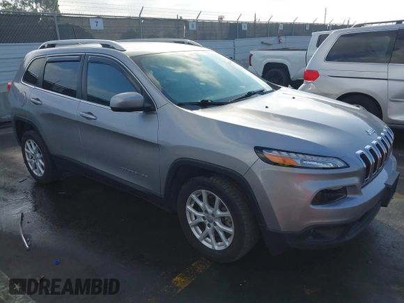 2017 Jeep Cherokee Latitude z VIN 1C4PJLCS8HW643912, wystawiony jako IAAI lot #41428918 z przebiegiem 84 726 mil mil oraz . Historia ofert i sprzedaży dostępna na DreamBid. Obrazek 1.