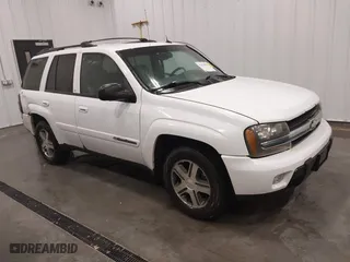 2004 Chevrolet TrailBlazer LS with VIN 1GNDT13S042120443, listed as a IAAI auction lot 41470983 with 225,000 mi miles. Bid and sale history available at carsss.com. Image 1.