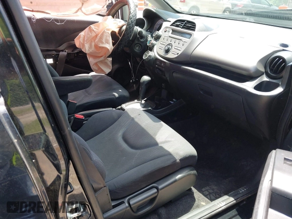 2010 Honda Fit Sport с VIN JHMGE8H47AC004261, выставлен на аукционе IAAI как лот 42326565 с пробегом 128 717 миль миль и . История ставок и продаж доступна на DreamBid. Изображение 5.