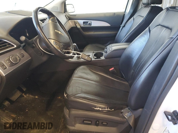 2011 Lincoln MKX z VIN 2LMDJ8JK4BBJ31821, wystawiony jako Copart lot #52150815 z przebiegiem 125 597 mil mil oraz Nie do naprawy • Non repairable. Historia ofert i sprzedaży dostępna na DreamBid. Obrazek 7.