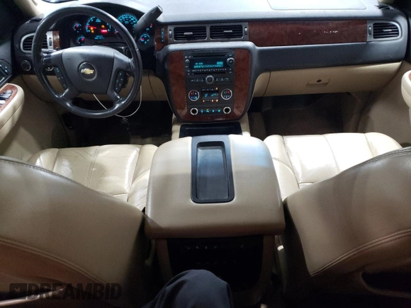 2007 Chevrolet Tahoe LTZ with VIN 1GNFK13047J131157, listed as a Copart auction lot 60333625 with 300,738 mi miles and Clean title. Bid and sale history available at DreamBid. Image 8.