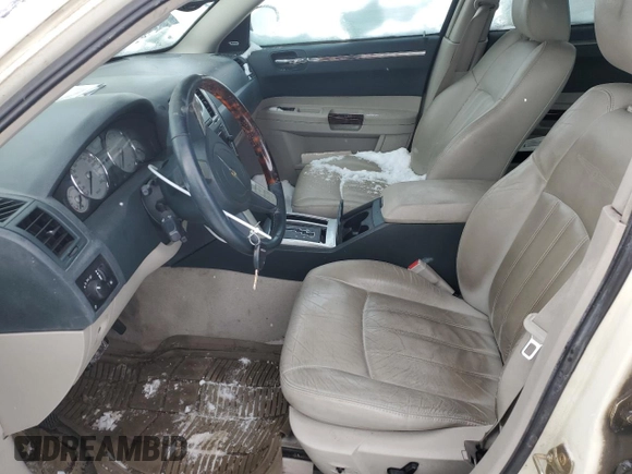 2005 Chrysler 300 with VIN 2C3AA63H45H581998, listed as a Copart auction lot 44332505 with 154,932 mi miles and Clean Title. Bid and sale history available at carsss.com. Image 7.