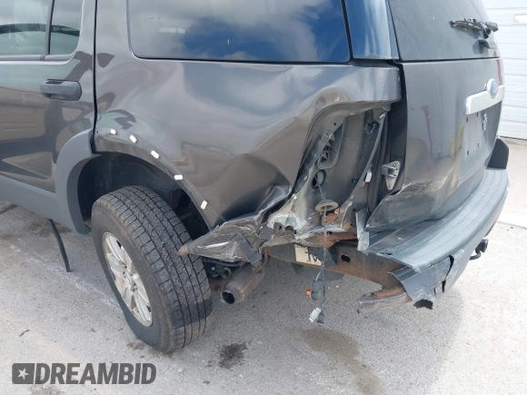 2006 Ford Explorer XLT z VIN 1FMEU73E86UA50085, wystawiony jako IAAI lot #42193785 z przebiegiem 211 343 mil mil oraz . Historia ofert i sprzedaży dostępna na DreamBid. Obrazek 6.