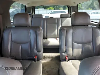 2004 Chevrolet Suburban LT z VIN 1GNEC16Z34J242670, wystawiony jako Copart lot #60987725 z przebiegiem 277 961 mil mil oraz Szkoda całkowita • Salvage title. Historia ofert i sprzedaży dostępna na DreamBid. Obrazek 10.