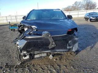 2023 Toyota bZ4X XLE z VIN JTMAAAAA7PA026243, wystawiony jako Copart lot #80972543 z przebiegiem 2 213 mil mil oraz . Historia ofert i sprzedaży dostępna na DreamBid. Obrazek 5.