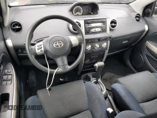 2006 Scion xA z VIN JTKKT624X60155935, wystawiony jako Copart lot #74894574 z przebiegiem Nie podano mil oraz Szkody całkowita. Historia ofert i sprzedaży dostępna na DreamBid. Obrazek 8.