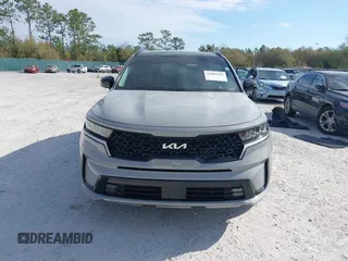 2023 Kia Sorento EX z VIN 5XYRH4LF9PG229689, wystawiony jako IAAI lot #41893442 z przebiegiem 17 906 mil mil oraz . Historia ofert i sprzedaży dostępna na DreamBid. Obrazek 13.