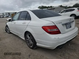 2013 Mercedes-Benz C 250 Sport с VIN WDDGF4HBXDR282357, выставлен на аукционе Copart как лот 61191975 с пробегом 73 832 миль миль и На запчасти • Non repairable. История ставок и продаж доступна на DreamBid. Изображение 2.