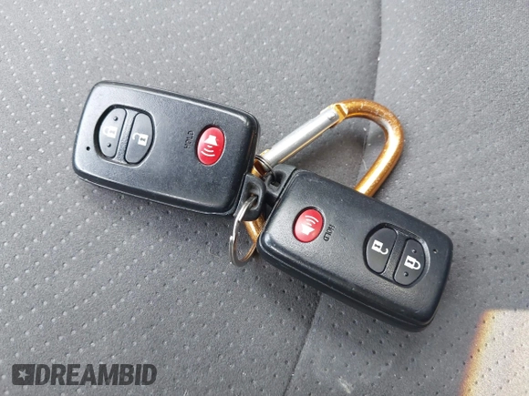 2013 Toyota Prius One z VIN JTDKN3DU8D0348756, wystawiony jako IAAI lot #42485675 z przebiegiem 199 373 mil mil oraz . Historia ofert i sprzedaży dostępna na DreamBid. Obrazek 11.