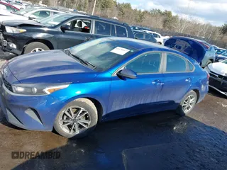 2023 Kia Forte LXS z VIN 3KPF24AD6PE504664, wystawiony jako IAAI lot #41478917 z przebiegiem 48 588 mil mil oraz . Historia ofert i sprzedaży dostępna na DreamBid. Obrazek 15.