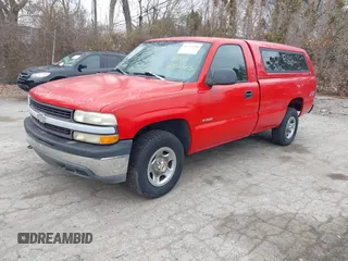 2000 Chevrolet Silverado 1500 with VIN 1GCEK14W2YE201658, listed as a IAAI auction lot 41712498 with 153,333 mi miles. Bid and sale history available at carsss.com. Image 2.