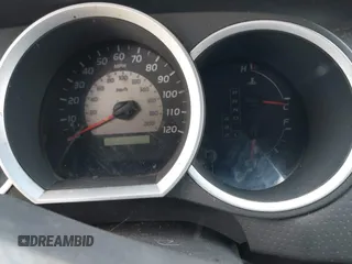 2006 Toyota Tacoma PreRunner z VIN 5TEJU62N26Z220964, wystawiony jako IAAI lot #42234492 z przebiegiem 224 659 mil mil oraz . Historia ofert i sprzedaży dostępna na DreamBid. Obrazek 7.