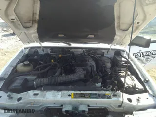 2006 Ford Ranger XL with VIN 1FTYR10D86PA56088, listed as a IAAI auction lot 41770658 with 186,864 mi miles. Bid and sale history available at carsss.com. Image 10.