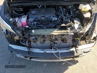 2024 Toyota Sienna LE with VIN 5TDKRKEC3RS210941, listed as a Copart auction lot 77763414 with 9,863 mi miles and Salvage Title. Bid and sale history available at carsss.com. Image 12.