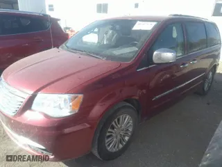 2015 Chrysler Town & Country Touring-L with VIN 2C4RC1CG4FR698916, listed as a IAAI auction lot 40517576 with 1 mi miles. Bid and sale history available at carsss.com. Image 2.