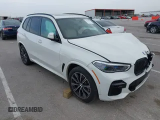 2022 BMW X5 xDrive40i z VIN 5UXCR6C02N9K38077, wystawiony jako IAAI lot #42055600 z przebiegiem Nie podano mil oraz . Historia ofert i sprzedaży dostępna na DreamBid. Obrazek 1.