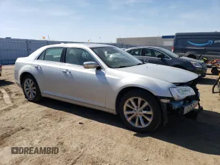 2019 Chrysler 300 Limited with VIN 2C3CCAKG9KH591128, listed as a Copart auction lot 47474235 with 98,024 mi miles and Salvage Title. Bid and sale history available at carsss.com. Image 4.