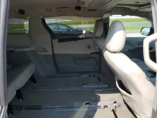 2011 Toyota Sienna XLE с VIN 5TDDK3DC4BS004280, выставлен на аукционе Copart как лот 59297345 с пробегом 173 890 миль миль и Списание • Salvage title. История ставок и продаж доступна на DreamBid. Изображение 11.
