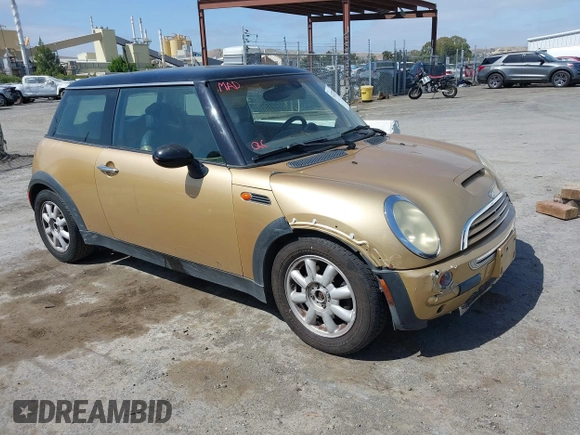 2004 MINI Hardtop with VIN WMWRC33434TJ53276, listed as a IAAI auction lot 42221744 with 195,400 mi miles and . Bid and sale history available at DreamBid. Image 1.