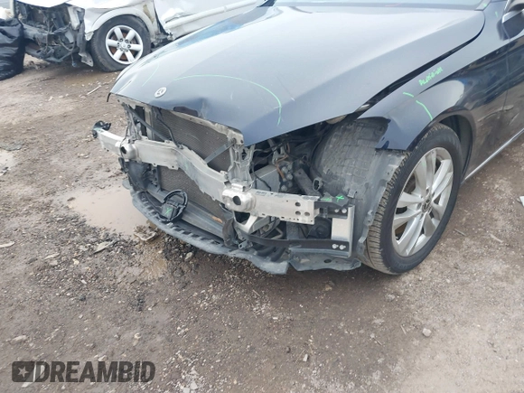 2019 Mercedes-Benz C 300 with VIN 55SWF8DB1KU318294, listed as a IAAI auction lot 41631976 with 102,356 mi miles and . Bid and sale history available at DreamBid. Image 6.