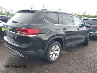 2018 Volkswagen Atlas SE с VIN 1V2CR2CA8JC566036, выставлен на аукционе IAAI как лот 42122613 с пробегом 89 691 миль миль и . История ставок и продаж доступна на DreamBid. Изображение 4.