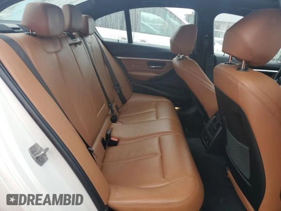 2017 BMW 3 Series 330i xDrive z VIN WBA8D9G36HNU66250, wystawiony jako Copart lot #60902585 z przebiegiem 104 030 mil mil oraz Szkoda całkowita • Salvage title. Historia ofert i sprzedaży dostępna na DreamBid. Obrazek 10.