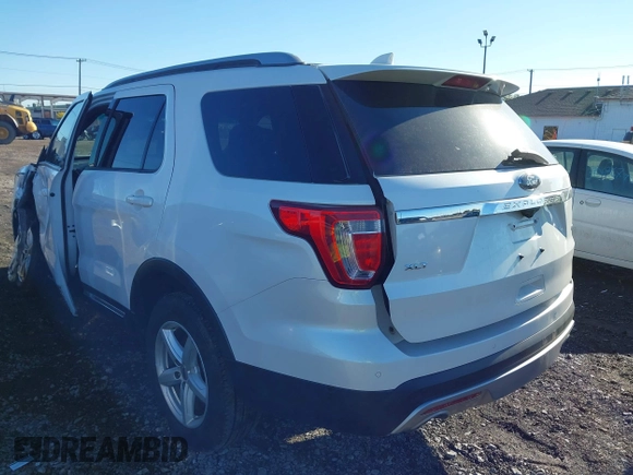 2016 Ford Explorer XLT with VIN 1FM5K8D84GGA22479, listed as a IAAI auction lot 40645958 with 127,482 mi miles and . Bid and sale history available at carsss.com. Image 3.