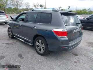 2012 Toyota Highlander Limited with VIN 5TDYK3EH5CS065327, listed as a IAAI auction lot 41624847 with 187,059 mi miles. Bid and sale history available at carsss.com. Image 3.