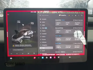 2023 Tesla Model 3 z VIN 5YJ3E1EA2PF591661, wystawiony jako IAAI lot #42014086 z przebiegiem 13 945 mil mil oraz . Historia ofert i sprzedaży dostępna na DreamBid. Obrazek 7.
