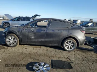 2024 Tesla Model Y Long Range с VIN 7SAYGDEE3RF008119, выставлен на аукционе Copart как лот 76385264 с пробегом 2 918 миль миль и Списание • Salvage title. История ставок и продаж доступна на DreamBid. Изображение 2.