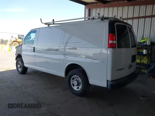 2017 Chevrolet Express Cargo с VIN 1GCWGAFF6H1350570, выставлен на аукционе IAAI как лот 42251678 с пробегом 165 837 миль миль и . История ставок и продаж доступна на DreamBid. Изображение 3.