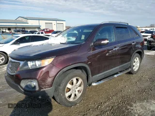 2012 Kia Sorento LX z VIN 5XYKT3A67CG263766, wystawiony jako Copart lot #87575265 z przebiegiem 105 055 mil mil oraz Szkoda całkowita • Salvage title. Historia ofert i sprzedaży dostępna na DreamBid. Obrazek 1.