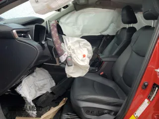 2022 Toyota Corolla Cross XLE with VIN 7MUDAAAG8NV014321, listed as a Copart auction lot 62181355 with 24,550 mi miles and Non repairable. Bid and sale history available at DreamBid. Image 7.