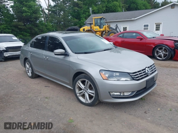 2014 Volkswagen Passat SE z VIN 1VWBN7A36EC045247, wystawiony jako IAAI lot #42295047 z przebiegiem 118 431 mil mil oraz . Historia ofert i sprzedaży dostępna na DreamBid. Obrazek 1.