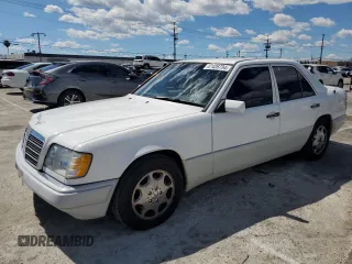 1994 Mercedes-Benz E Class with VIN WDBEA32E5RC048522, listed as a Copart auction lot 47426734 with 84,760 mi miles and Salvage Title. Bid and sale history available at carsss.com. Image 1.