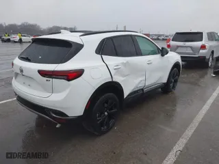 2022 Buick Envision Essence with VIN LRBFZNR43ND110042, listed as a IAAI auction lot 41177517 with 29,617 mi miles. Bid and sale history available at carsss.com. Image 4.