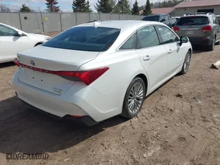 2022 Toyota Avalon Hybrid Limited with VIN 4T1DA1AB1NU013114, listed as a IAAI auction lot 42022922 with 30,686 mi miles. Bid and sale history available at carsss.com. Image 4.