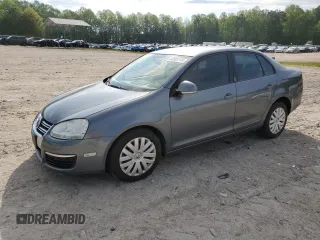 2010 Volkswagen Jetta S с VIN 3VWJZ7AJXAM028703, выставлен на аукционе Copart как лот 53583745 с пробегом 118 799 миль миль и Списание • Salvage title. История ставок и продаж доступна на DreamBid. Изображение 1.