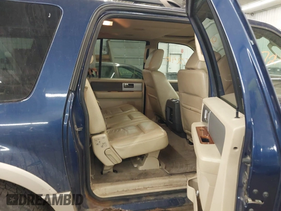 2009 Ford Expedition EL Eddie Bauer with VIN 1FMFK18569EB04353, listed as a IAAI auction lot 41772410 with 215,985 mi miles. Bid and sale history available at carsss.com. Image 8.
